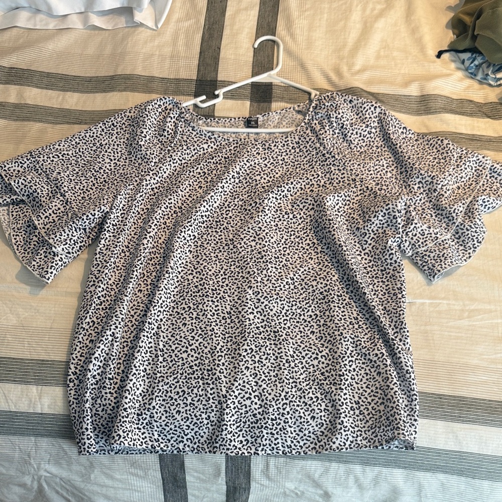 Women's Black and White Leopard Print Top